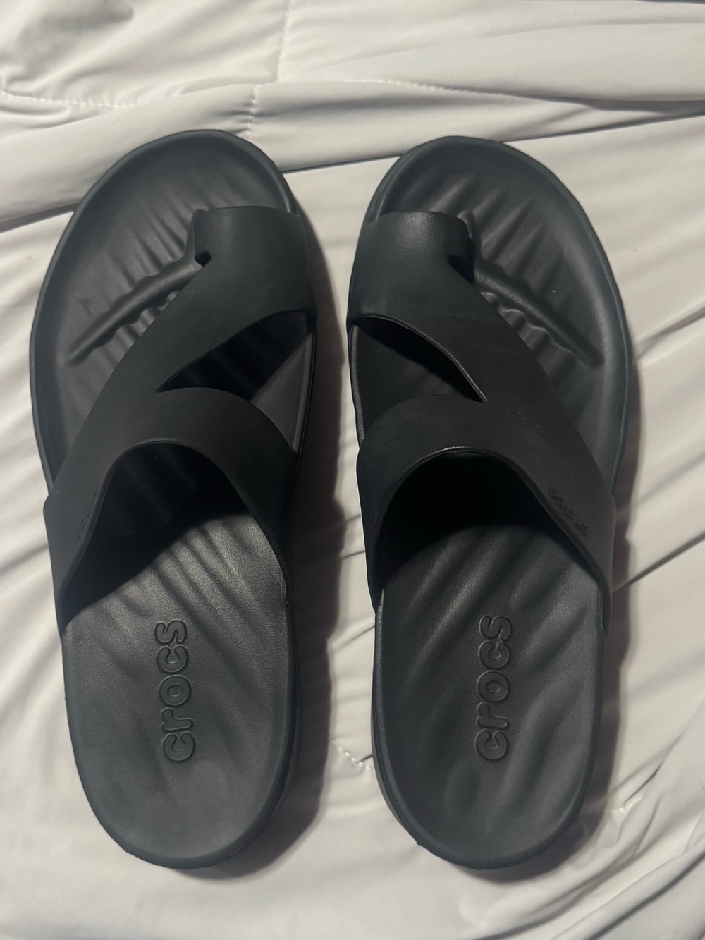 CROCS Men's Black Cross-Strap Slide Sandals
